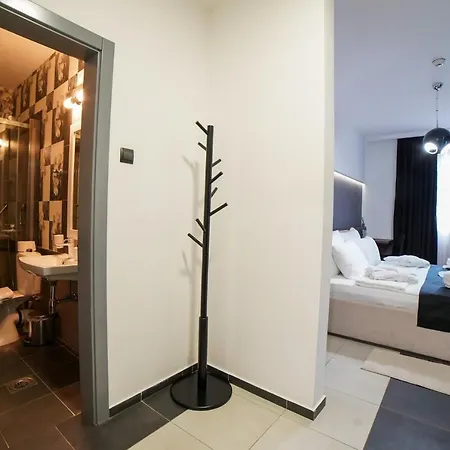 Pollock Hotel, Hotel 4*