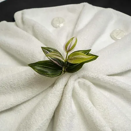 Pollock Hotel, Hotel